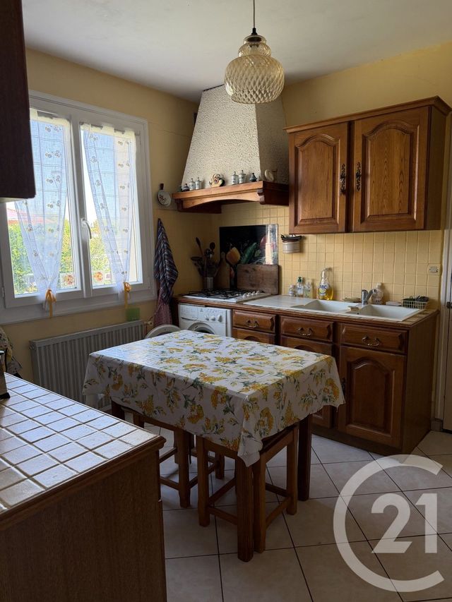 maison à vendre - 5 pièces - 81.5 m2 - SAINTES - 17 - POITOU-CHARENTES - Century 21 Agence De L'Europe