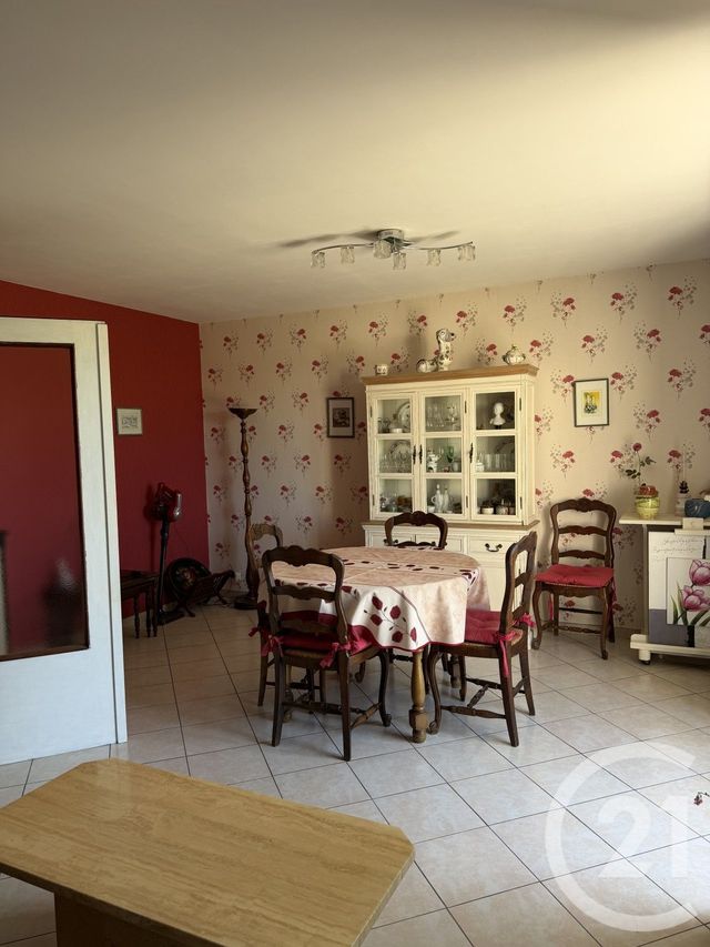 maison à vendre - 5 pièces - 81.5 m2 - SAINTES - 17 - POITOU-CHARENTES - Century 21 Agence De L'Europe