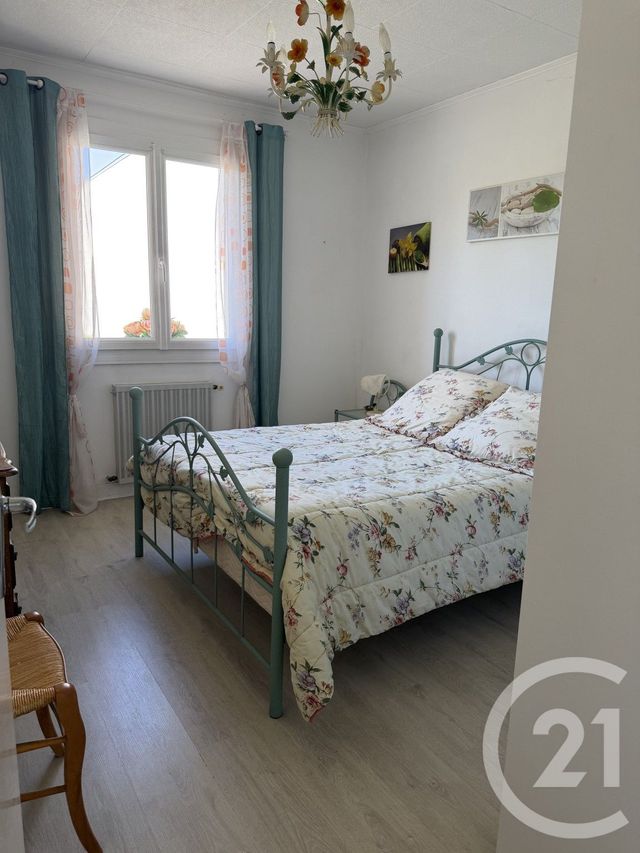 maison à vendre - 5 pièces - 81.5 m2 - SAINTES - 17 - POITOU-CHARENTES - Century 21 Agence De L'Europe