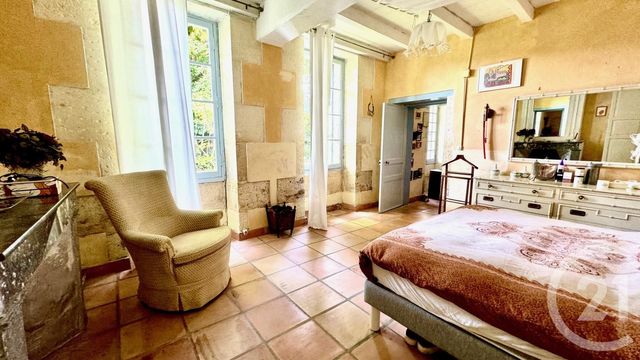 Afficher la photo en grand maison à vendre - 10 pièces - 253.87 m2 - CHERAC - 17 - POITOU-CHARENTES - Century 21 Agence De L'Europe