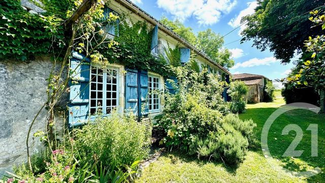 Afficher la photo en grand maison à vendre - 10 pièces - 253.87 m2 - CHERAC - 17 - POITOU-CHARENTES - Century 21 Agence De L'Europe