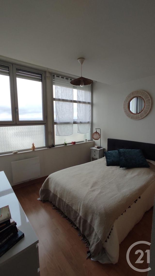 Appartement F3 à vendre - 3 pièces - 66.27 m2 - SAINTES - 17 - POITOU-CHARENTES - Century 21 Agence De L'Europe