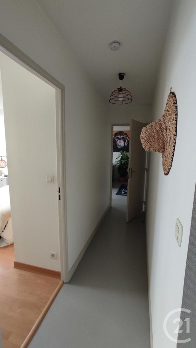 Appartement F3 à vendre - 3 pièces - 66.27 m2 - SAINTES - 17 - POITOU-CHARENTES - Century 21 Agence De L'Europe