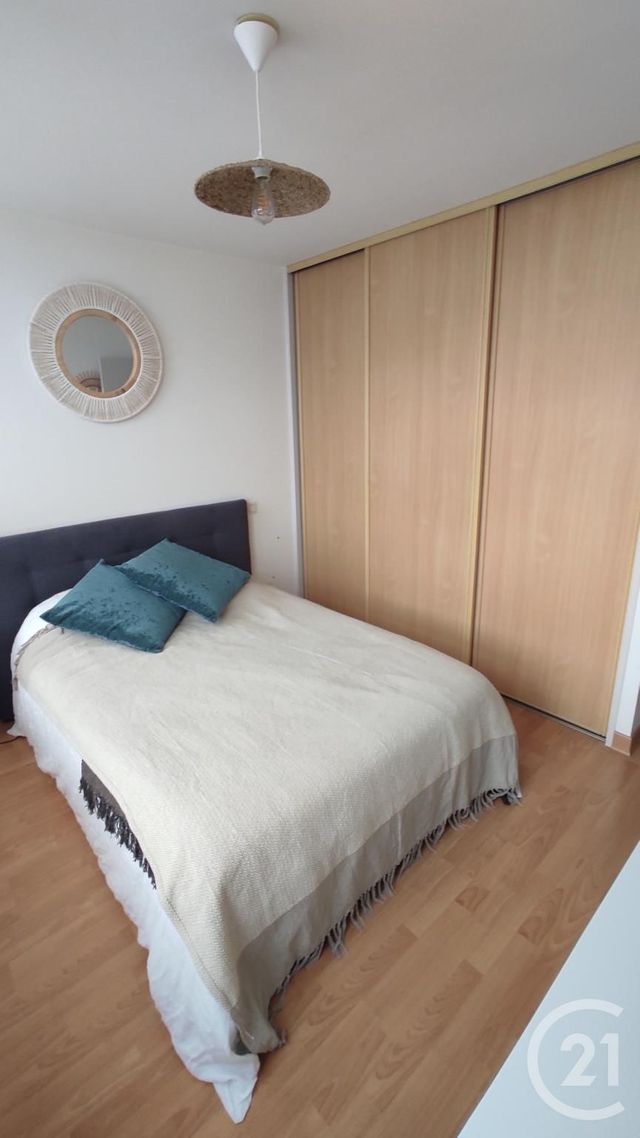 Appartement F3 à vendre - 3 pièces - 66.27 m2 - SAINTES - 17 - POITOU-CHARENTES - Century 21 Agence De L'Europe