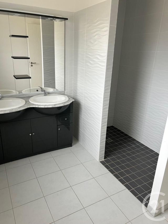 maison à louer - 3 pièces - 70.0 m2 - ST SEVER DE SAINTONGE - 17 - POITOU-CHARENTES - Century 21 Agence De L'Europe