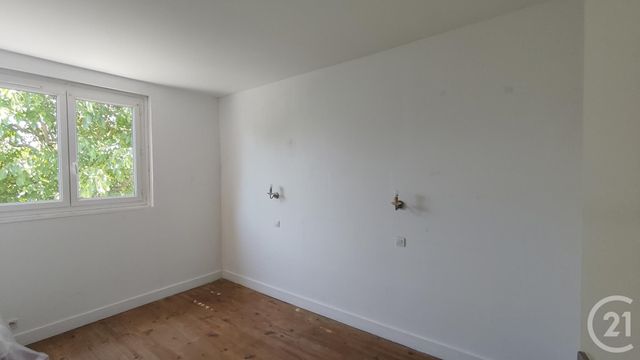 maison à vendre - 5 pièces - 80.7 m2 - SAINTES - 17 - POITOU-CHARENTES - Century 21 Agence De L'Europe