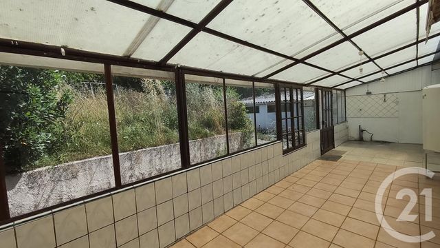 maison à vendre - 5 pièces - 80.7 m2 - SAINTES - 17 - POITOU-CHARENTES - Century 21 Agence De L'Europe