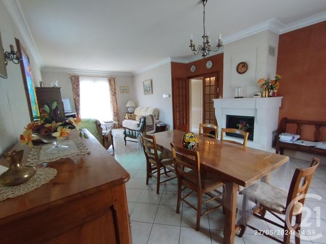 maison à vendre - 5 pièces - 117.52 m2 - SAINTES - 17 - POITOU-CHARENTES - Century 21 Agence De L'Europe