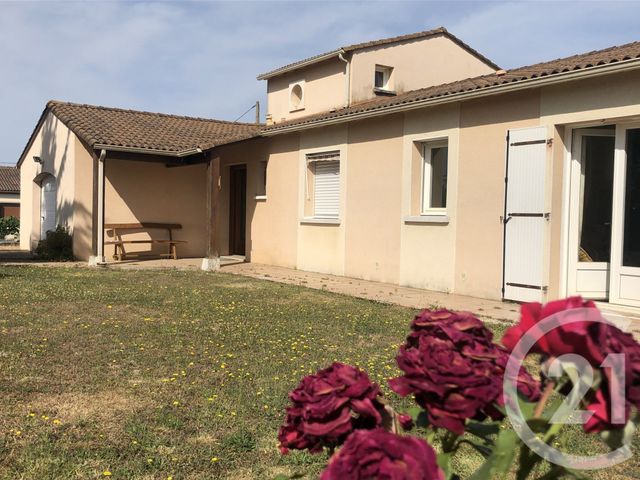 maison à vendre - 5 pièces - 117.52 m2 - SAINTES - 17 - POITOU-CHARENTES - Century 21 Agence De L'Europe