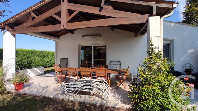 maison à vendre - 4 pièces - 119.6 m2 - SAINTES - 17 - POITOU-CHARENTES - Century 21 Agence De L'Europe