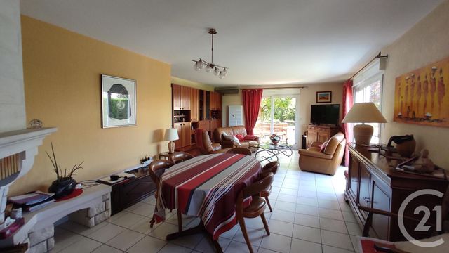 maison à vendre - 4 pièces - 119.6 m2 - SAINTES - 17 - POITOU-CHARENTES - Century 21 Agence De L'Europe