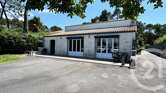 maison à vendre - 7 pièces - 211.07 m2 - BREUILLET - 17 - POITOU-CHARENTES - Century 21 Agence De L'Europe