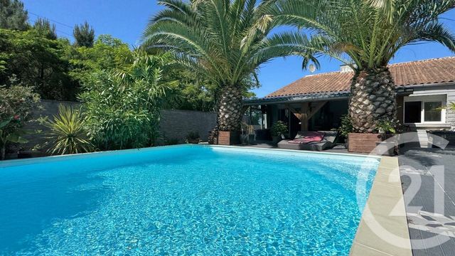 maison à vendre - 7 pièces - 211.07 m2 - BREUILLET - 17 - POITOU-CHARENTES - Century 21 Agence De L'Europe