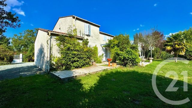 maison à vendre - 5 pièces - 90.15 m2 - FONTCOUVERTE - 17 - POITOU-CHARENTES - Century 21 Agence De L'Europe