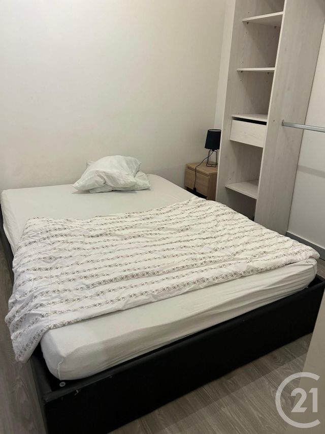 Appartement F1 bis à vendre - 2 pièces - 27.0 m2 - SAINTES - 17 - POITOU-CHARENTES - Century 21 Agence De L'Europe