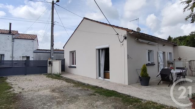 maison à vendre - 4 pièces - 56.0 m2 - SAINTES - 17 - POITOU-CHARENTES - Century 21 Agence De L'Europe