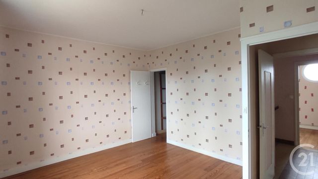 maison à vendre - 8 pièces - 126.0 m2 - SAINTES - 17 - POITOU-CHARENTES - Century 21 Agence De L'Europe