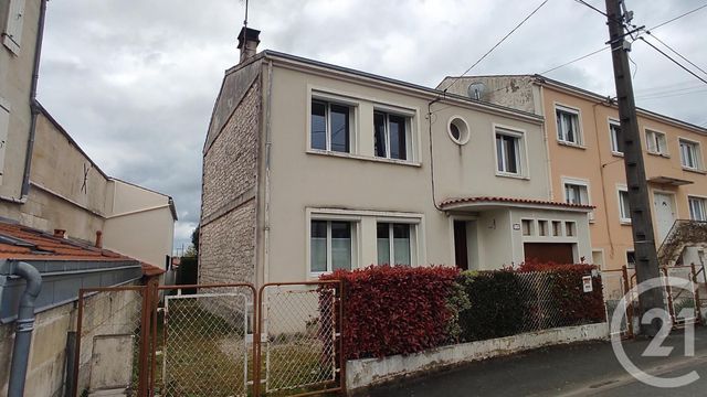 maison à vendre - 8 pièces - 126.0 m2 - SAINTES - 17 - POITOU-CHARENTES - Century 21 Agence De L'Europe