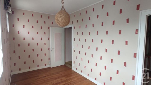 maison à vendre - 8 pièces - 126.0 m2 - SAINTES - 17 - POITOU-CHARENTES - Century 21 Agence De L'Europe