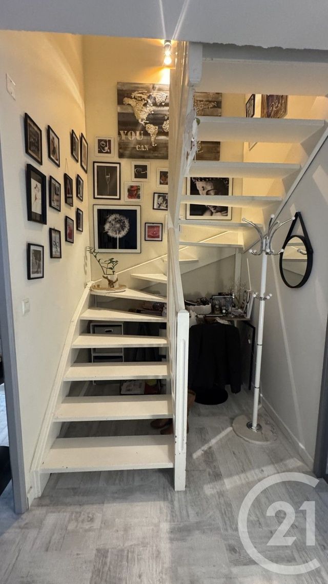 maison à vendre - 4 pièces - 79.0 m2 - SAINTES - 17 - POITOU-CHARENTES - Century 21 Agence De L'Europe