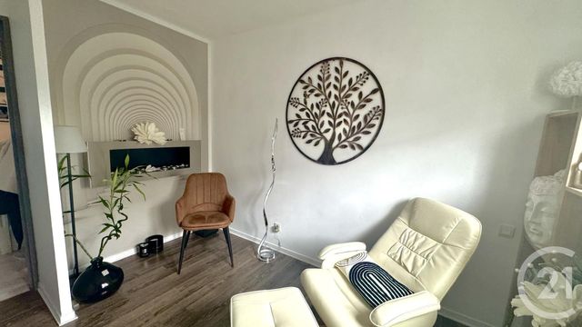 maison à vendre - 4 pièces - 79.0 m2 - SAINTES - 17 - POITOU-CHARENTES - Century 21 Agence De L'Europe