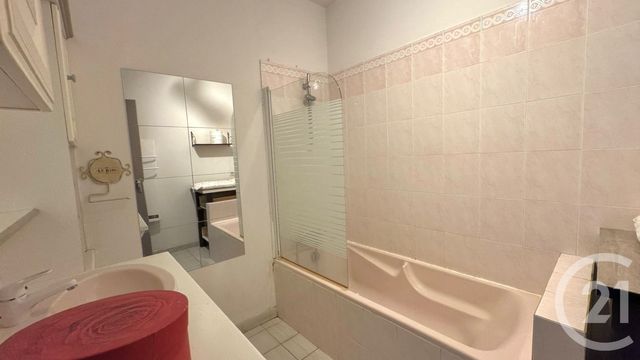 maison à vendre - 6 pièces - 171.0 m2 - CHANIERS - 17 - POITOU-CHARENTES - Century 21 Agence De L'Europe