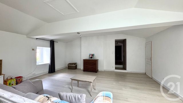 maison à vendre - 6 pièces - 171.0 m2 - CHANIERS - 17 - POITOU-CHARENTES - Century 21 Agence De L'Europe