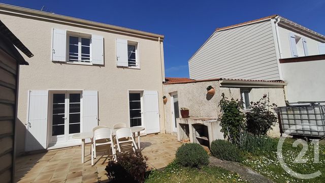 maison à vendre - 6 pièces - 86.9 m2 - SAINTES - 17 - POITOU-CHARENTES - Century 21 Agence De L'Europe