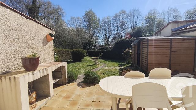 maison à vendre - 6 pièces - 86.9 m2 - SAINTES - 17 - POITOU-CHARENTES - Century 21 Agence De L'Europe