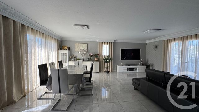 maison à vendre - 5 pièces - 116.94 m2 - SAINTES - 17 - POITOU-CHARENTES - Century 21 Agence De L'Europe