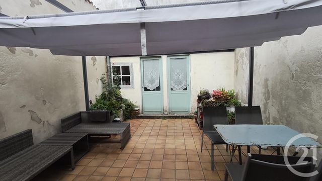 Afficher la photo en grand maison à vendre - 6 pièces - 147.05 m2 - SAINTES - 17 - POITOU-CHARENTES - Century 21 Agence De L'Europe