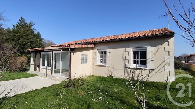maison à vendre - 4 pièces - 91.76 m2 - BUSSAC SUR CHARENTE - 17 - POITOU-CHARENTES - Century 21 Agence De L'Europe