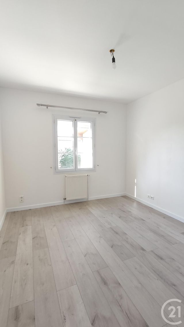 maison à vendre - 4 pièces - 91.76 m2 - BUSSAC SUR CHARENTE - 17 - POITOU-CHARENTES - Century 21 Agence De L'Europe