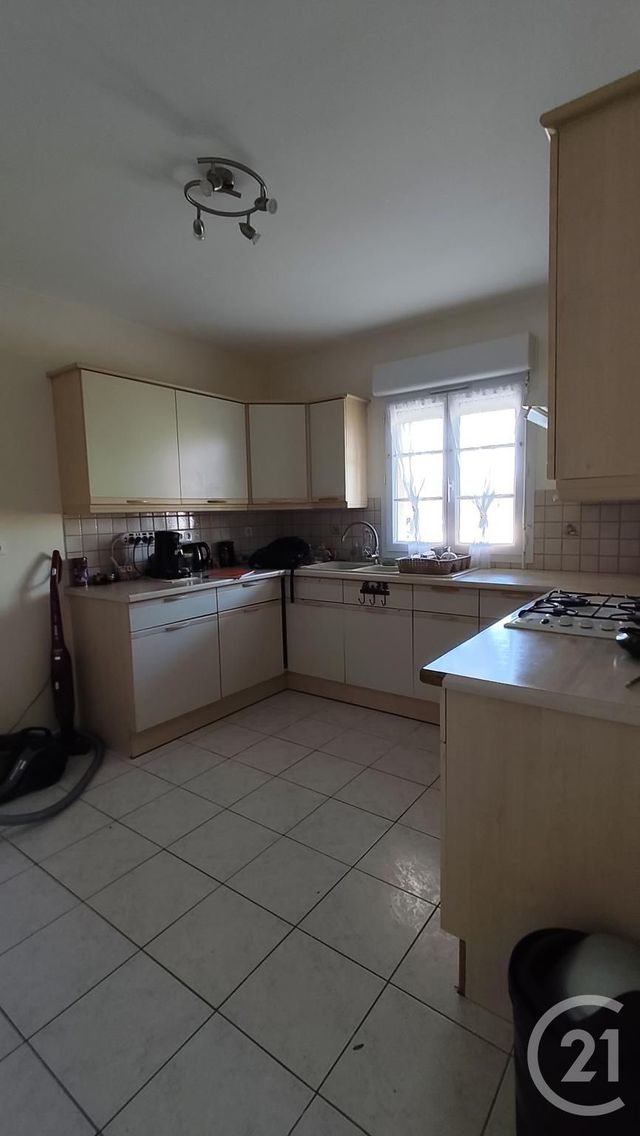 maison à vendre - 4 pièces - 91.76 m2 - BUSSAC SUR CHARENTE - 17 - POITOU-CHARENTES - Century 21 Agence De L'Europe