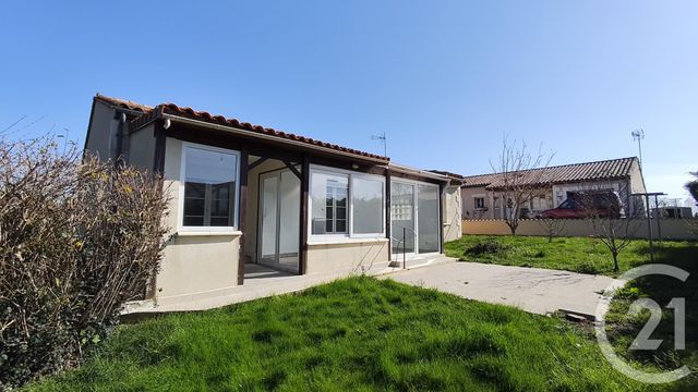 maison à vendre - 4 pièces - 91.76 m2 - BUSSAC SUR CHARENTE - 17 - POITOU-CHARENTES - Century 21 Agence De L'Europe