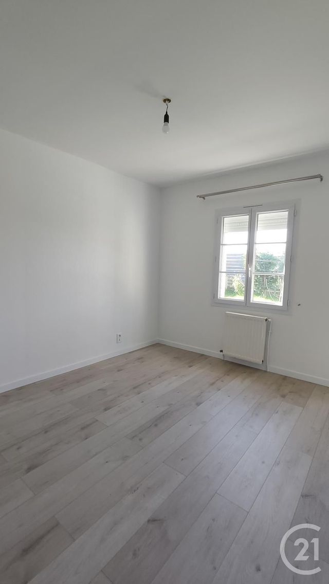 maison à vendre - 4 pièces - 91.76 m2 - BUSSAC SUR CHARENTE - 17 - POITOU-CHARENTES - Century 21 Agence De L'Europe