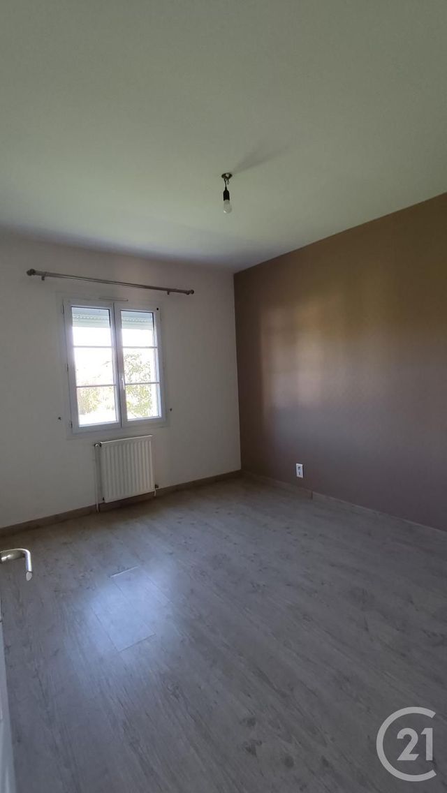 maison à vendre - 4 pièces - 91.76 m2 - BUSSAC SUR CHARENTE - 17 - POITOU-CHARENTES - Century 21 Agence De L'Europe