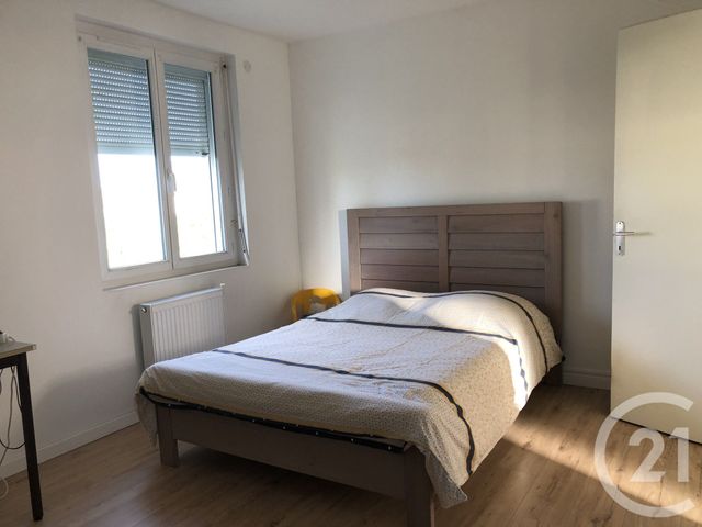 maison à vendre - 5 pièces - 83.0 m2 - SAINTES - 17 - POITOU-CHARENTES - Century 21 Agence De L'Europe