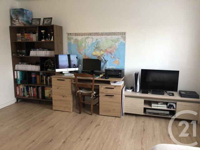 maison à vendre - 5 pièces - 83.0 m2 - SAINTES - 17 - POITOU-CHARENTES - Century 21 Agence De L'Europe