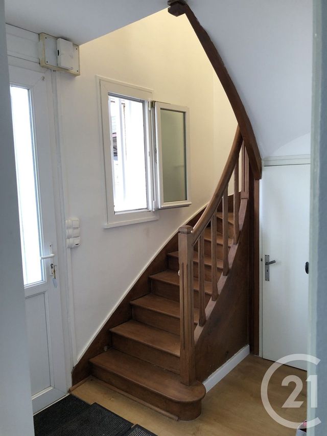 maison à vendre - 5 pièces - 83.0 m2 - SAINTES - 17 - POITOU-CHARENTES - Century 21 Agence De L'Europe