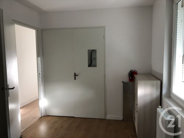 maison à vendre - 5 pièces - 83.0 m2 - SAINTES - 17 - POITOU-CHARENTES - Century 21 Agence De L'Europe