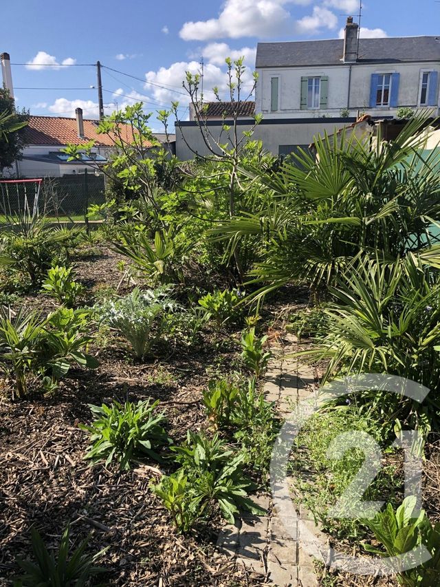 maison à vendre - 5 pièces - 76.96 m2 - SAINTES - 17 - POITOU-CHARENTES - Century 21 Agence De L'Europe