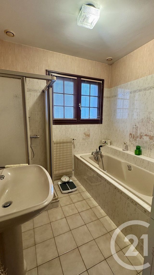 maison à vendre - 4 pièces - 89.57 m2 - SAINTES - 17 - POITOU-CHARENTES - Century 21 Agence De L'Europe