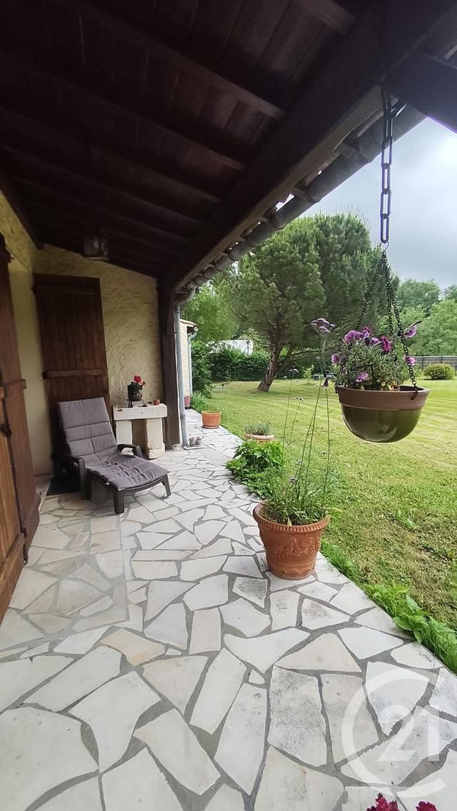 Afficher la photo en grand maison à vendre - 7 pièces - 153.54 m2 - SAINTES - 17 - POITOU-CHARENTES - Century 21 Agence De L'Europe