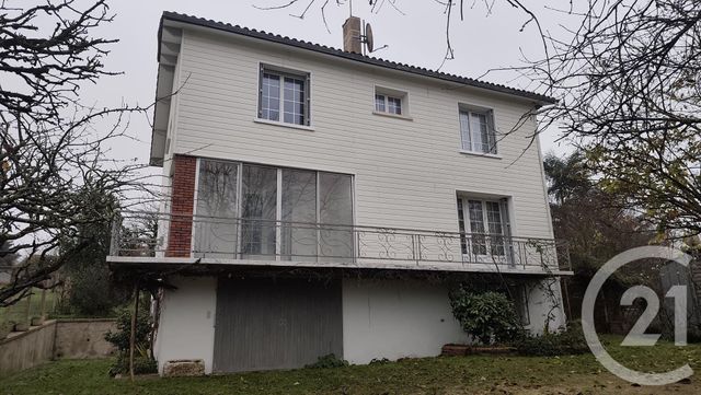 maison à vendre - 7 pièces - 170.97 m2 - SAINTES - 17 - POITOU-CHARENTES - Century 21 Agence De L'Europe