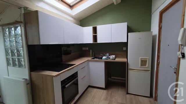 Afficher la photo en grand Appartement F1 bis à vendre - 2 pièces - 32.7 m2 - SAINTES - 17 - POITOU-CHARENTES - Century 21 Agence De L'Europe