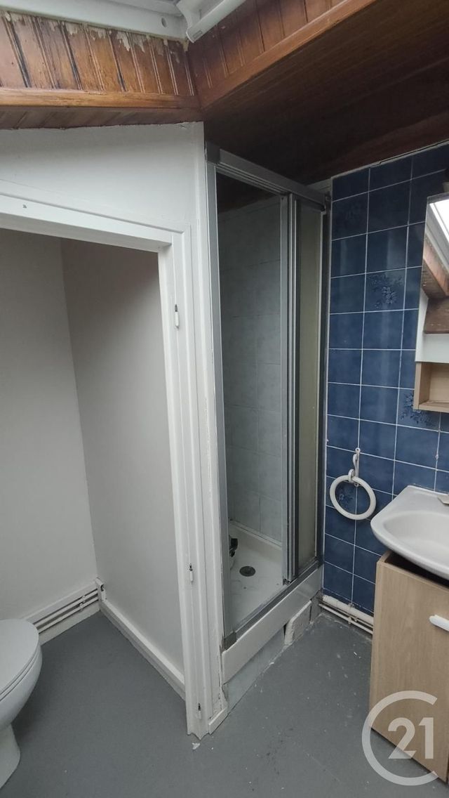 Afficher la photo en grand Appartement F1 bis à vendre - 2 pièces - 32.7 m2 - SAINTES - 17 - POITOU-CHARENTES - Century 21 Agence De L'Europe