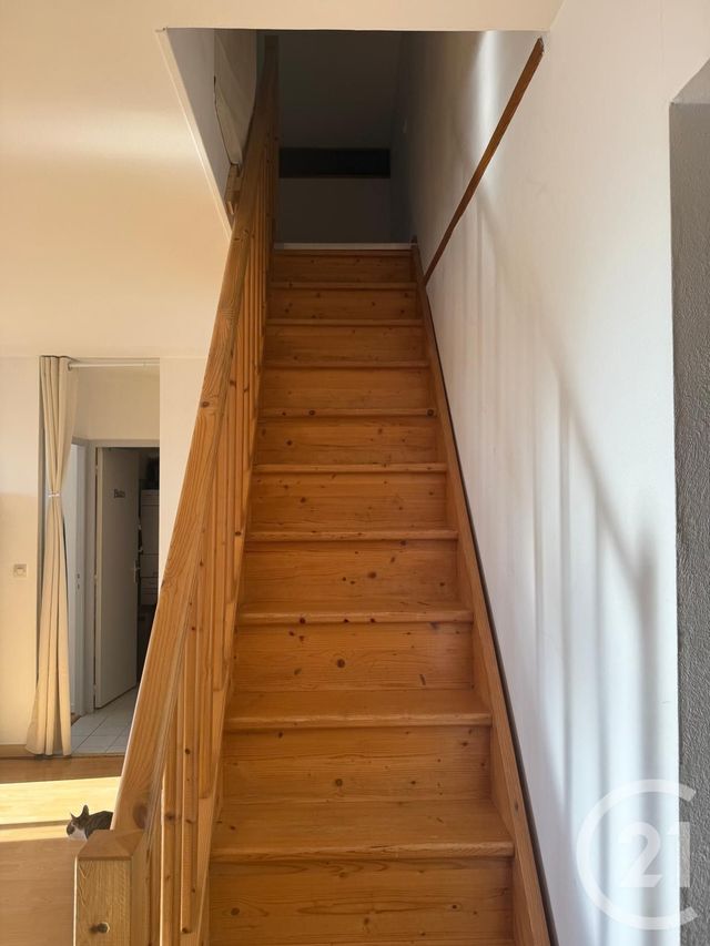 Afficher la photo en grand Appartement à vendre - 2 pièces - 52.8 m2 - SAINTES - 17 - POITOU-CHARENTES - Century 21 Agence De L'Europe