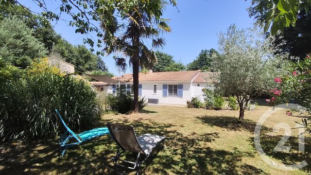 maison à vendre - 5 pièces - 100.0 m2 - CHERMIGNAC - 17 - POITOU-CHARENTES - Century 21 Agence De L'Europe