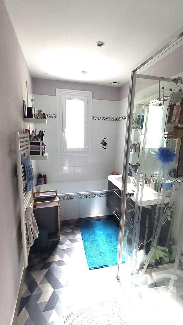 maison à vendre - 5 pièces - 100.0 m2 - CHERMIGNAC - 17 - POITOU-CHARENTES - Century 21 Agence De L'Europe